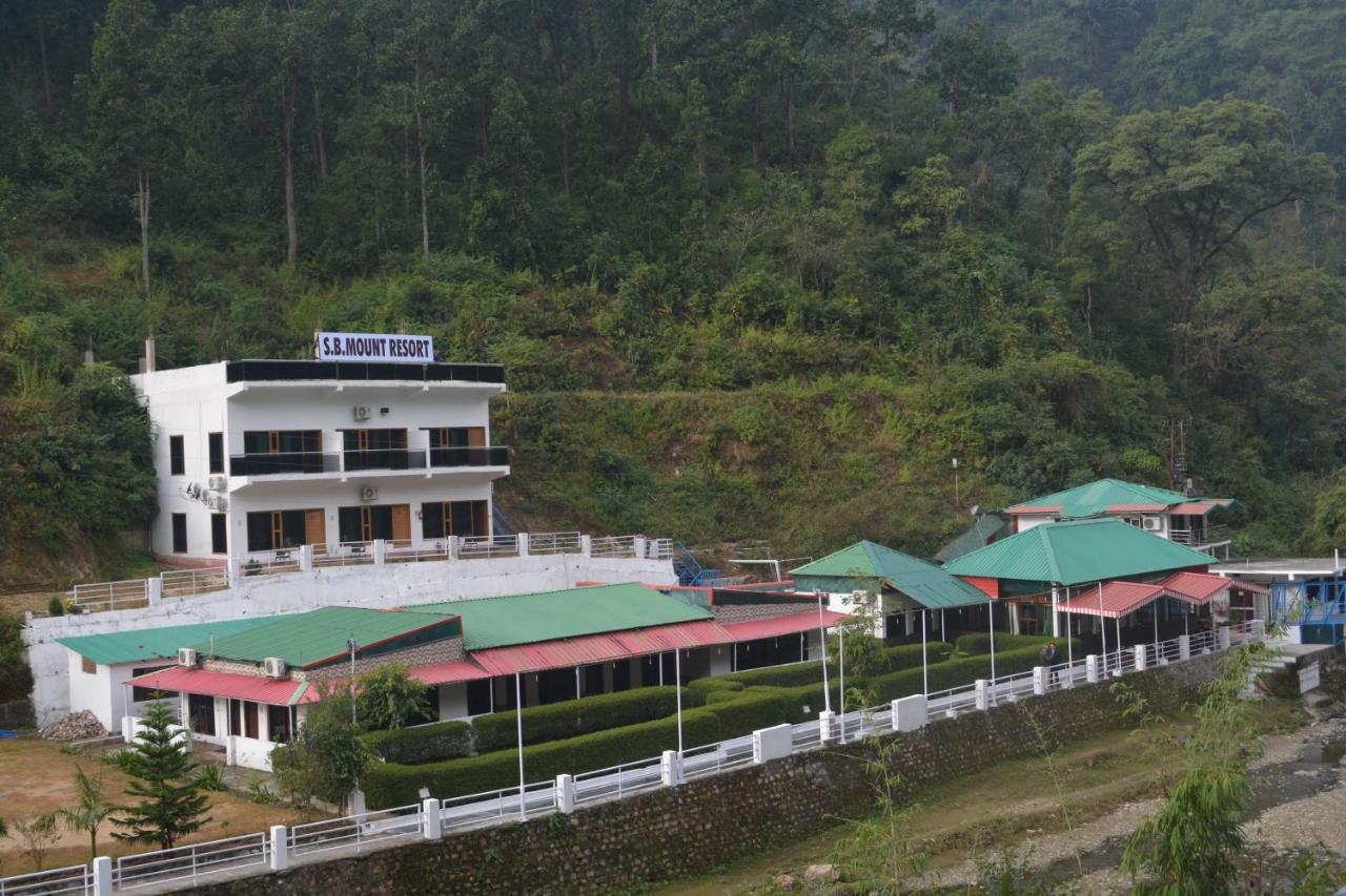 Sb Mount Resort Lansdowne Εξωτερικό φωτογραφία